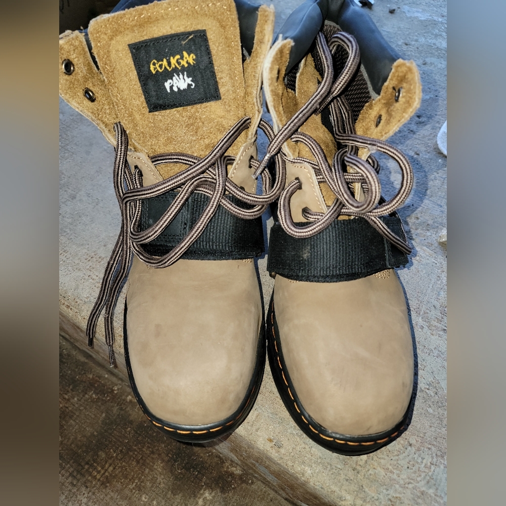 Roofing boots